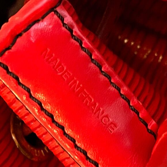 Louis Vuitton Epi Noe Red Bag - Picture 3 of 14